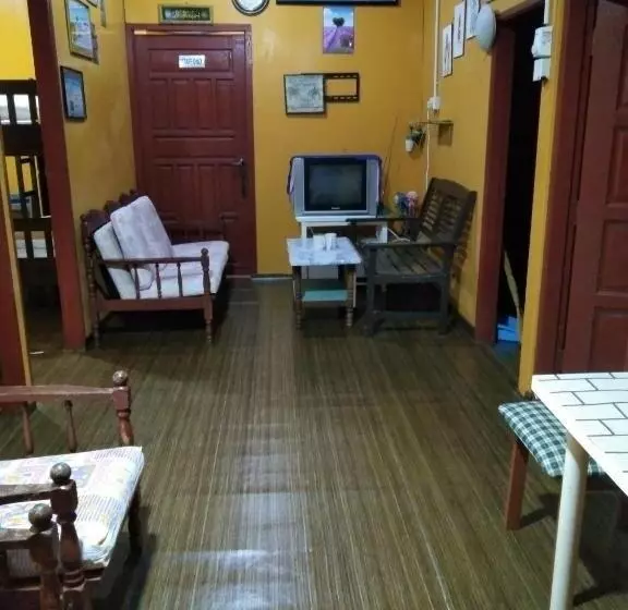 Retkeilymaja Perhentian Warisan Pulau Perhentian Besut Terengganu Malaysia