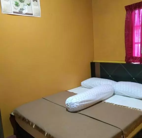 Retkeilymaja Perhentian Warisan Pulau Perhentian Besut Terengganu Malaysia