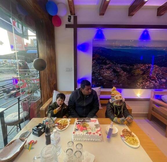 هتل Aagan Dhulikhel