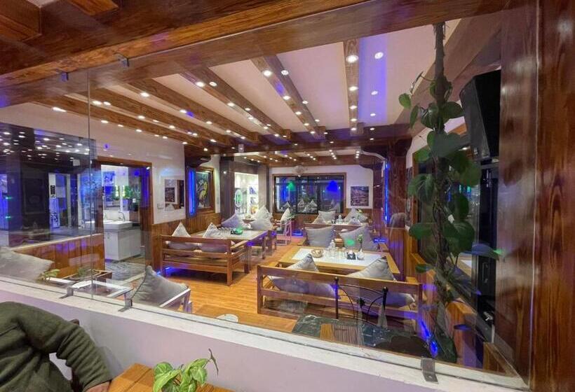 هتل Aagan Dhulikhel