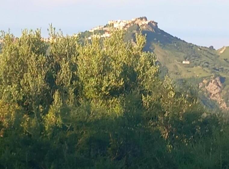 هتل Agriturismo Fontana Del Milo