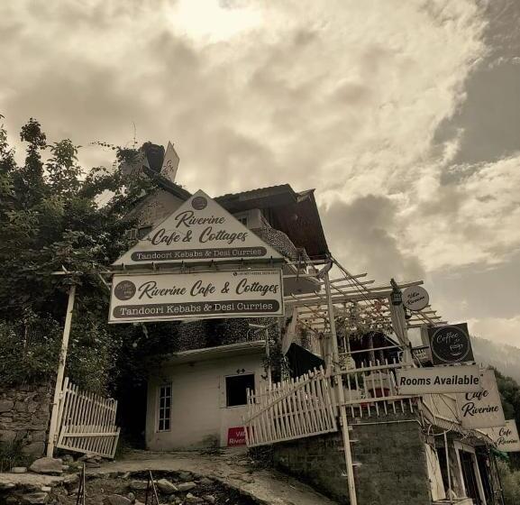 Hotel Riverine Cafe & Cottages