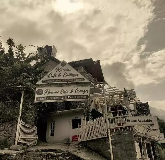 ホテル Riverine Cafe & Cottages
