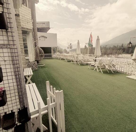 Hotel Riverine Cafe & Cottages