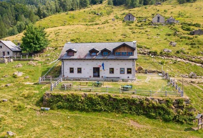 هاستل Rifugio Parpinasca