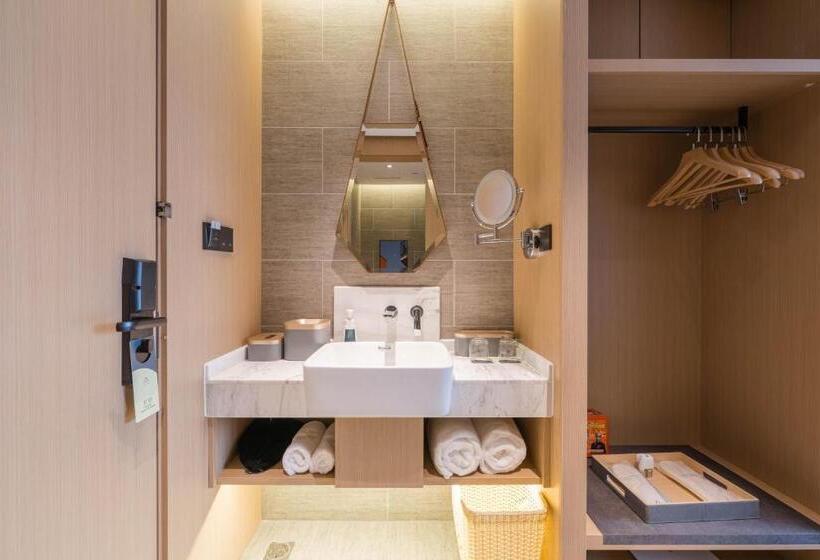 Atour Hotel Quzhou Nankong