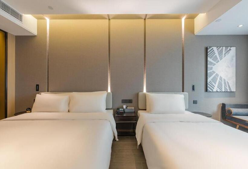 Atour Hotel Quzhou Nankong