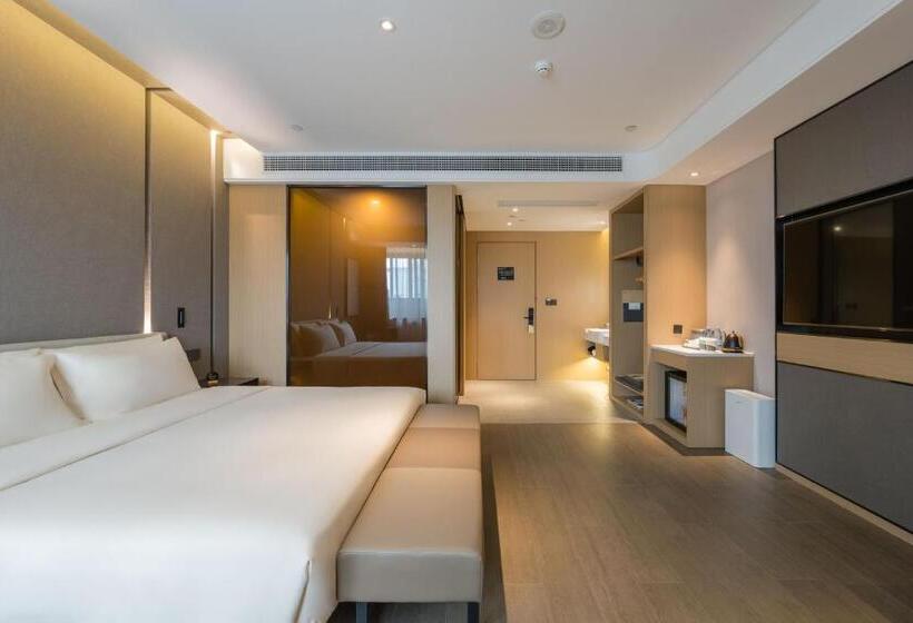 Atour Hotel Quzhou Nankong