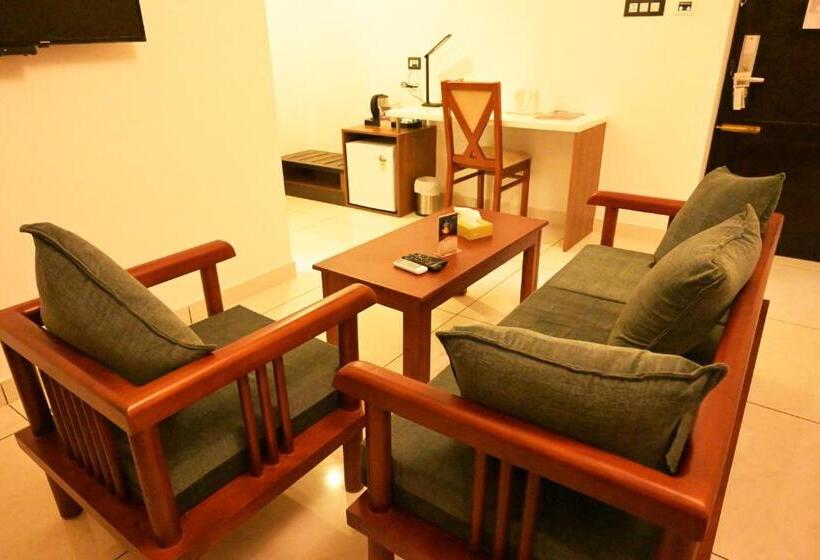 ホテル Thamburu International