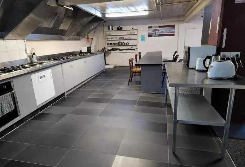 Oceanic Hostel
