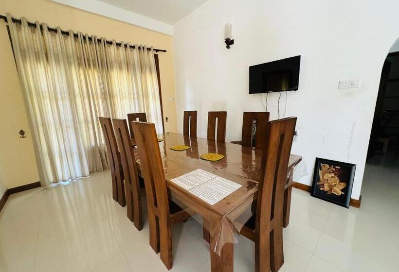 膳宿费 Anuradhapura Peacock Garden Holiday Bungalow