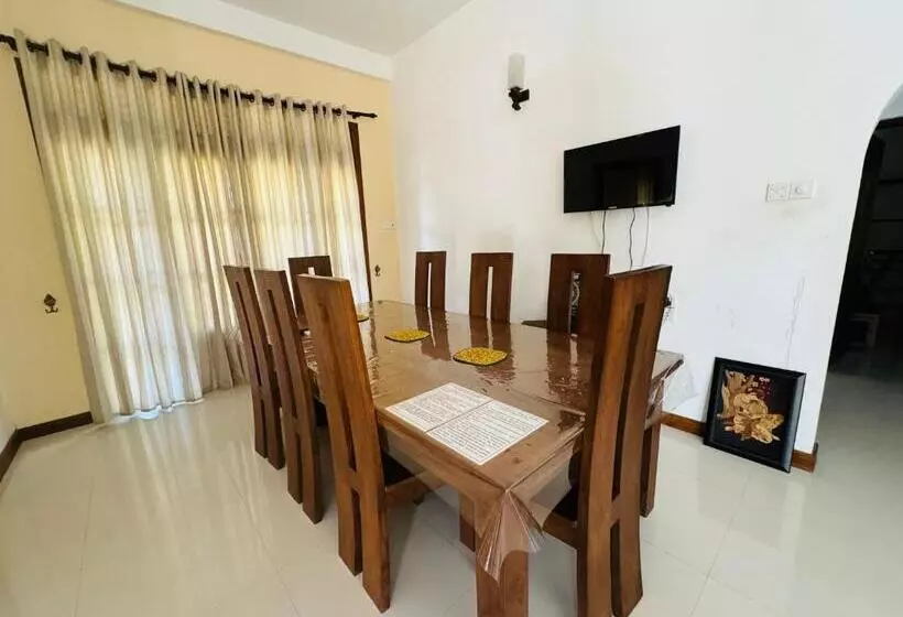 Majatalo Anuradhapura Peacock Garden Holiday Bungalow