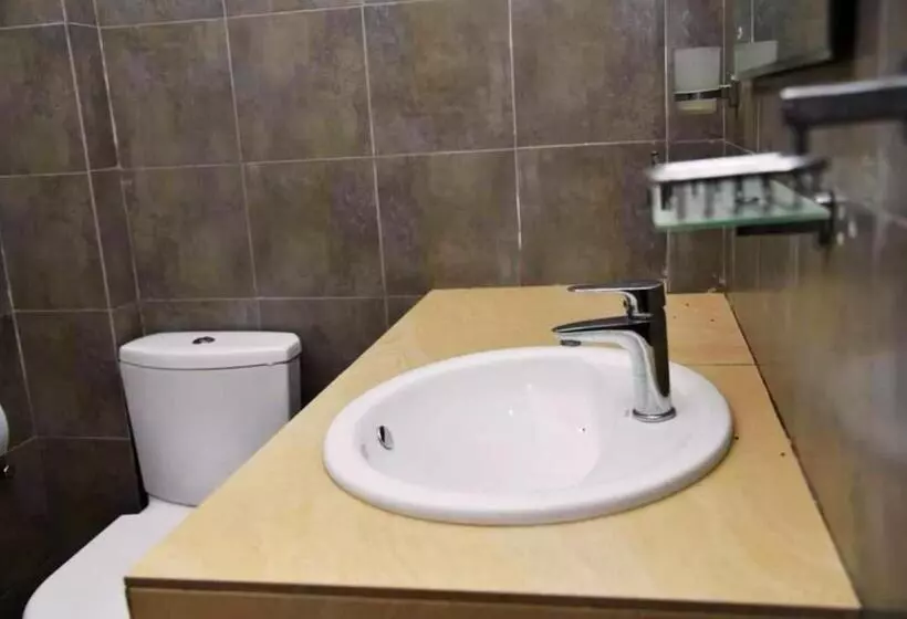 Majatalo Anuradhapura Peacock Garden Holiday Bungalow