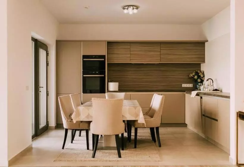 Majatalo Modern Cosy House By Lake View Colibita Resort   Vila C2