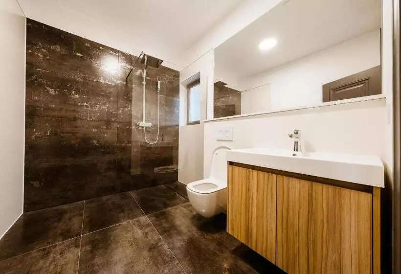 Majatalo Modern Cosy House By Lake View Colibita Resort   Vila C2