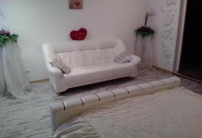 پانسیون Red Heart Holiday Home