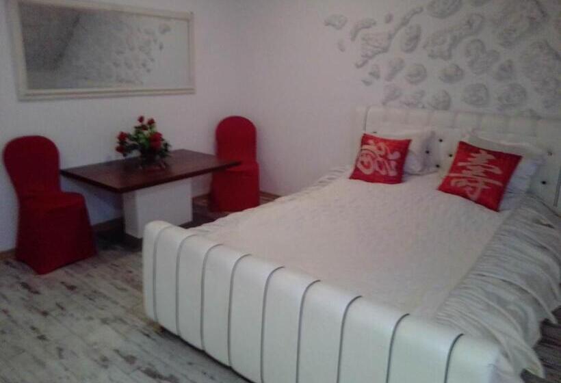 پانسیون Red Heart Holiday Home