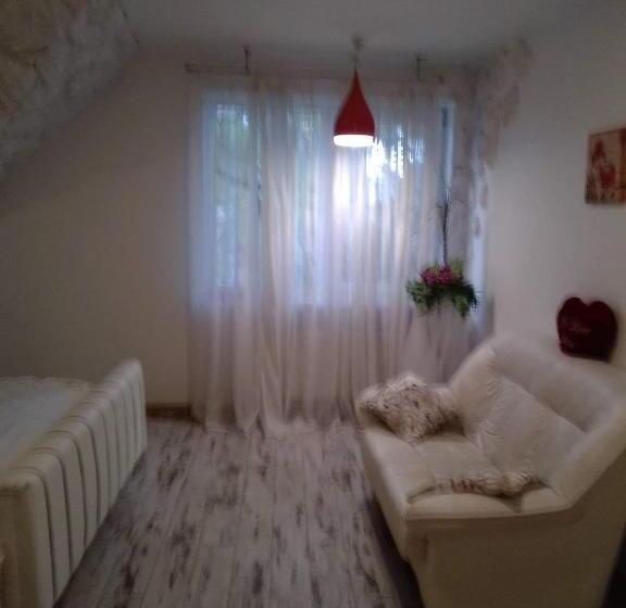 پانسیون Red Heart Holiday Home