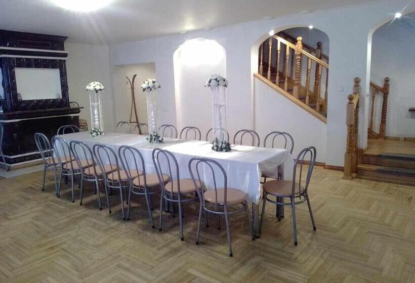 پانسیون Red Heart Holiday Home