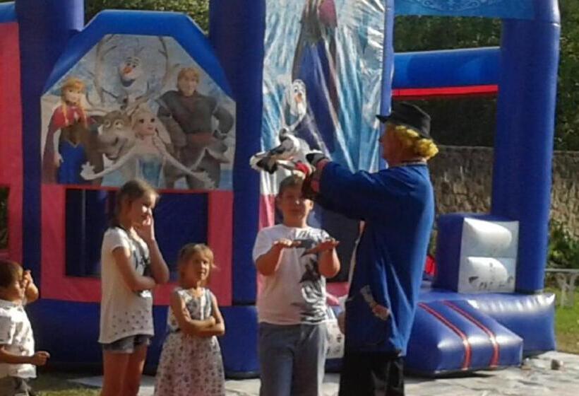 پانسیون Red Heart Holiday Home