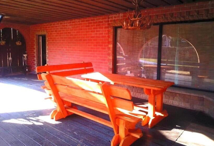 پانسیون Red Heart Holiday Home