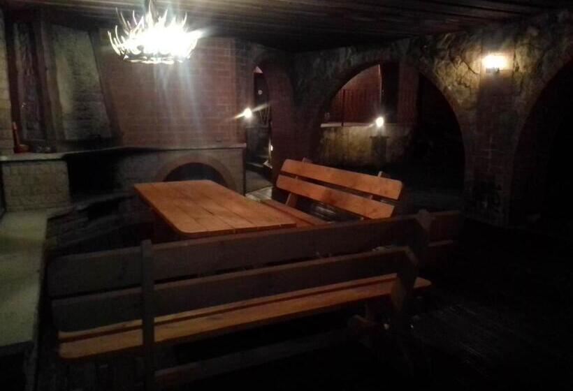 پانسیون Red Heart Holiday Home