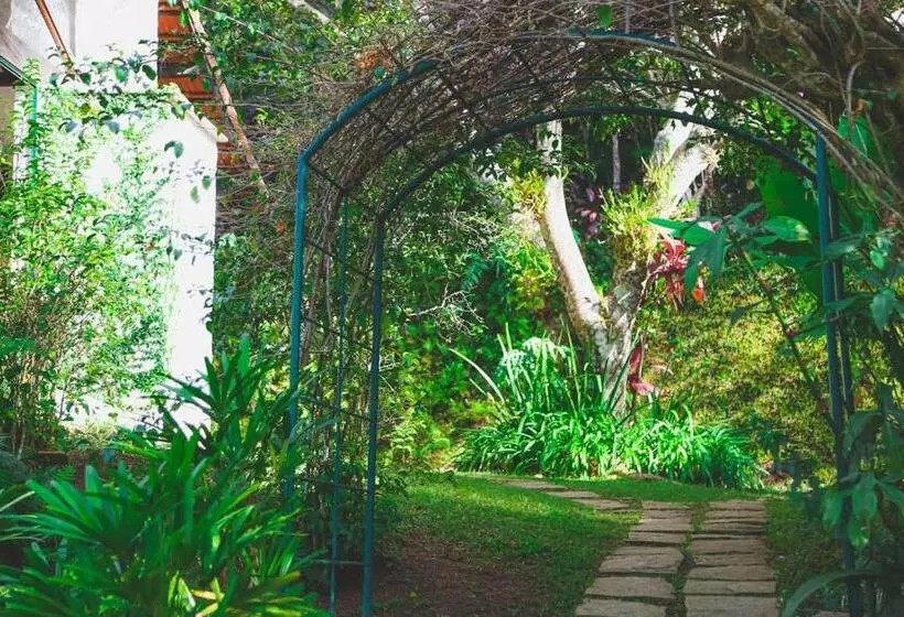 ユースホステル Pousada Jardim Secreto