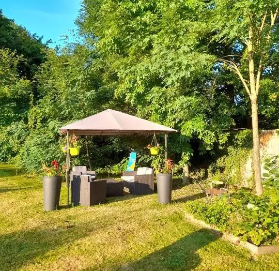 Bed and Breakfast Couette Et Cafe