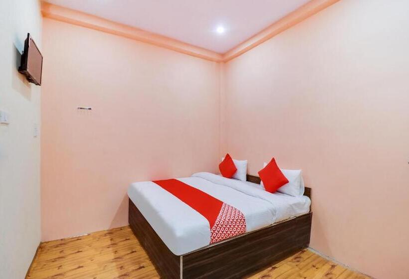 Hotel Spot On 67730 Yash Paying Guest House