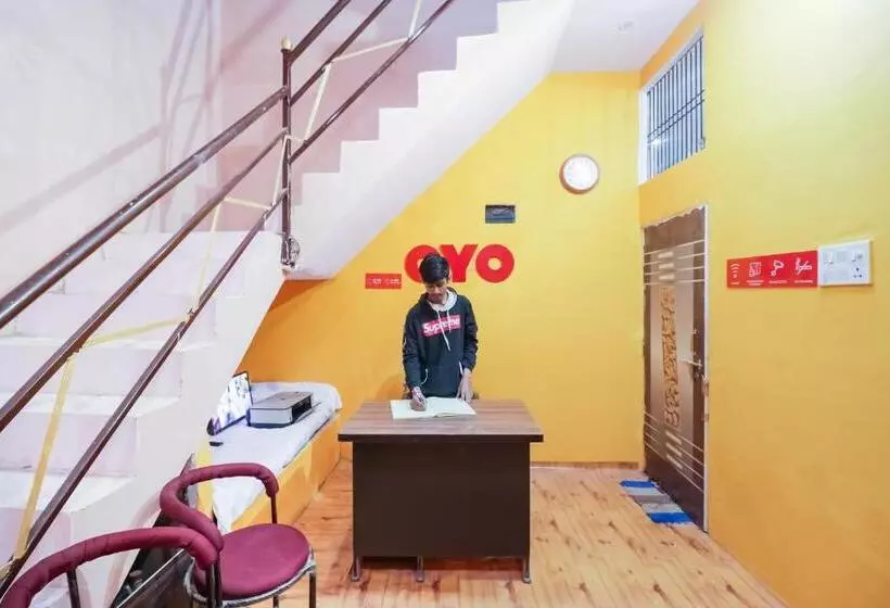 ホテル Spot On 67730 Yash Paying Guest House