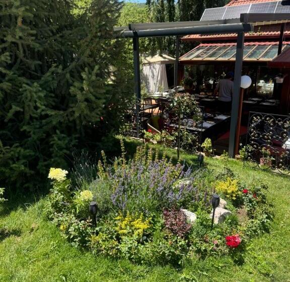 پانسیون дом вдали от дома Sky Village