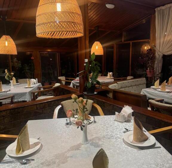 Pension (Hôtel basse catégorie) дом вдали от дома Sky Village