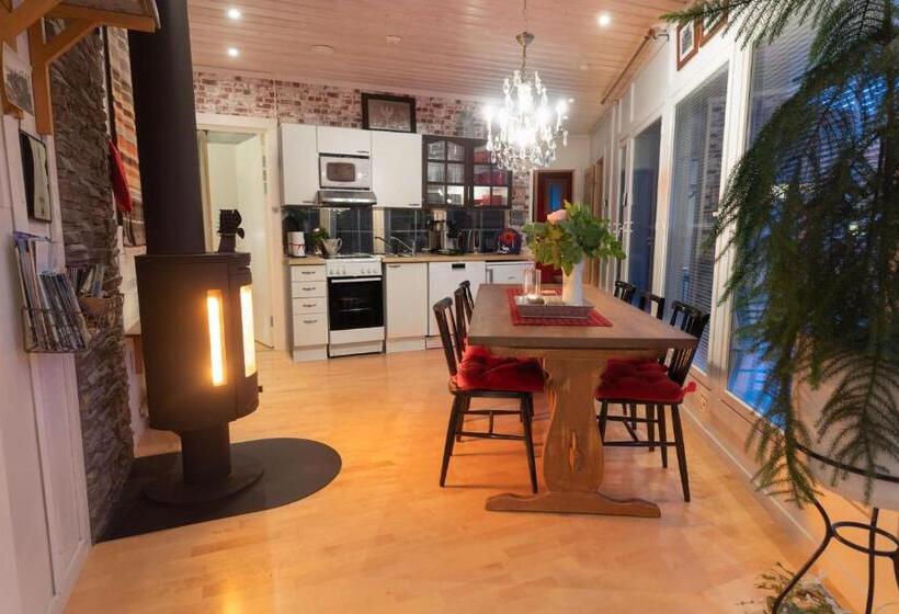 Aaria Bed And Breakfast