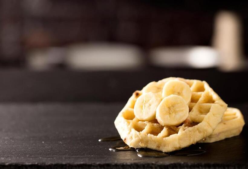 ユースホステル Rodeway Inn & Suites