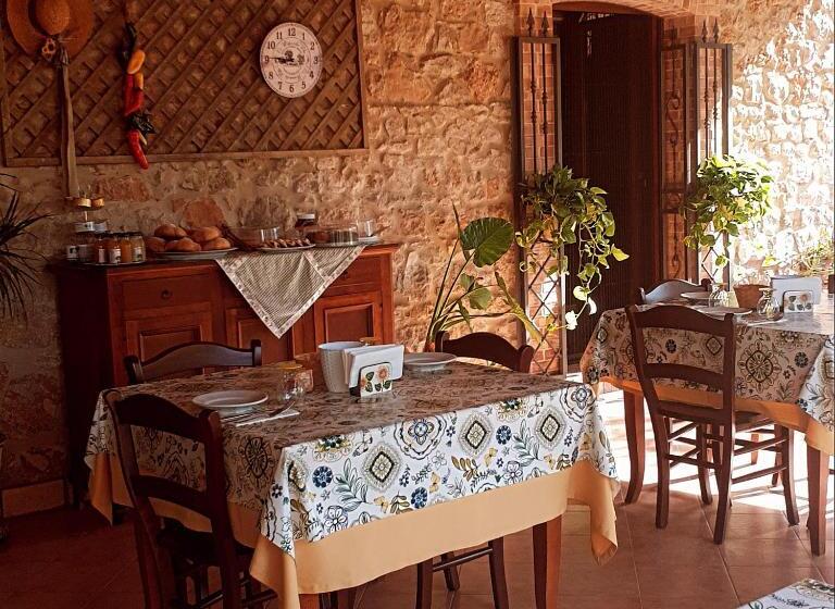 تختخواب و صبحانه Il Casale Delle Fragole