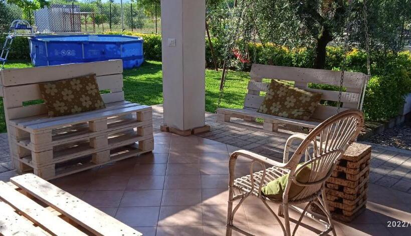 تختخواب و صبحانه Il Casale Delle Fragole