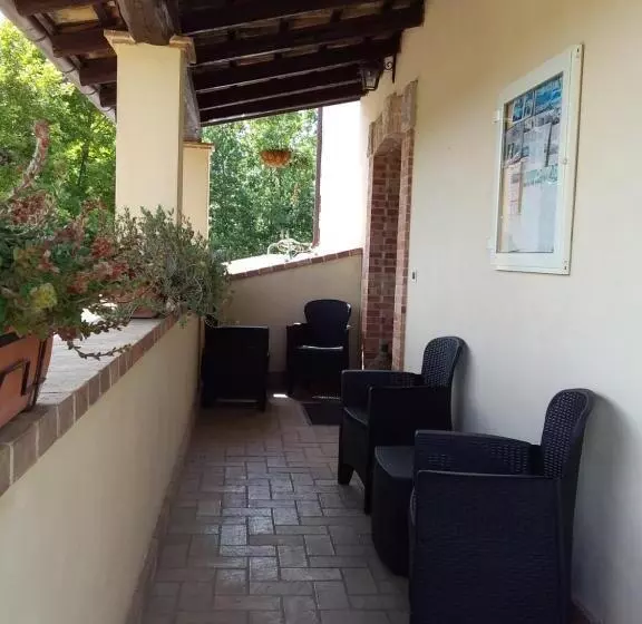 تختخواب و صبحانه Il Casale Delle Fragole