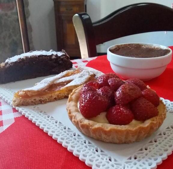 تختخواب و صبحانه Il Casale Delle Fragole