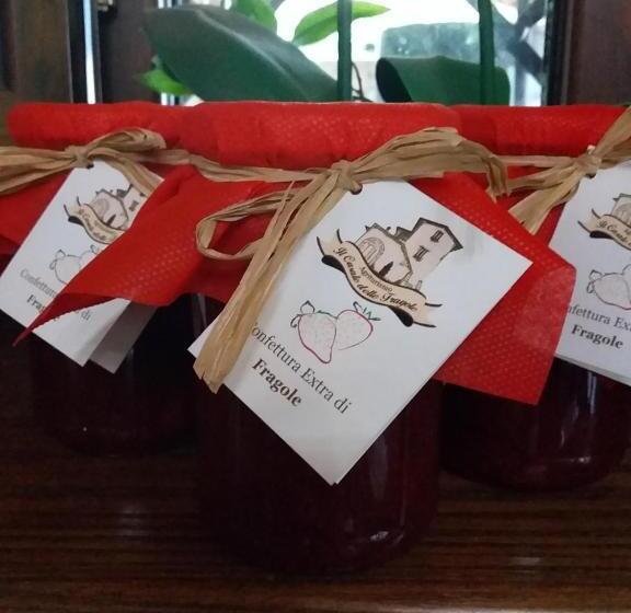 تختخواب و صبحانه Il Casale Delle Fragole