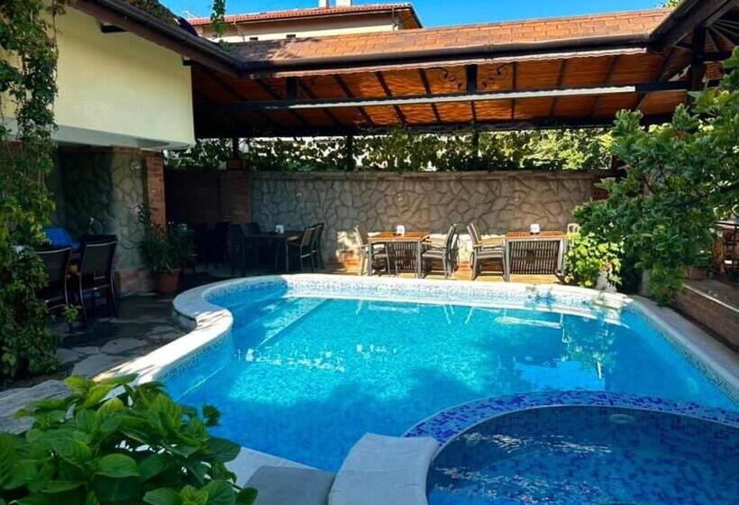 בית מלון כפרי хотел м1