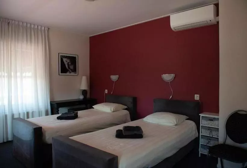 ホテル De Harmonie