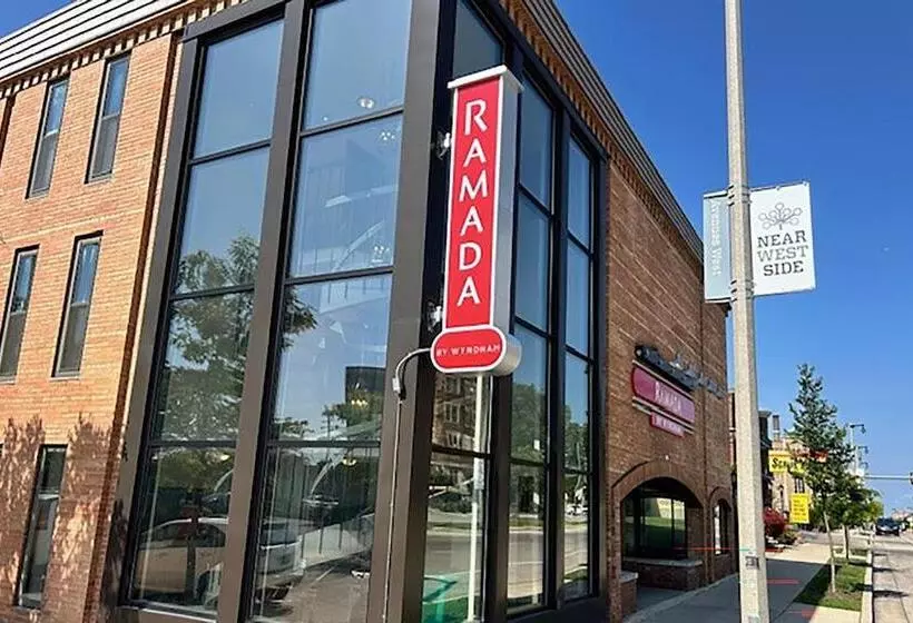 هتل Ramada By Wyndham Milwaukee