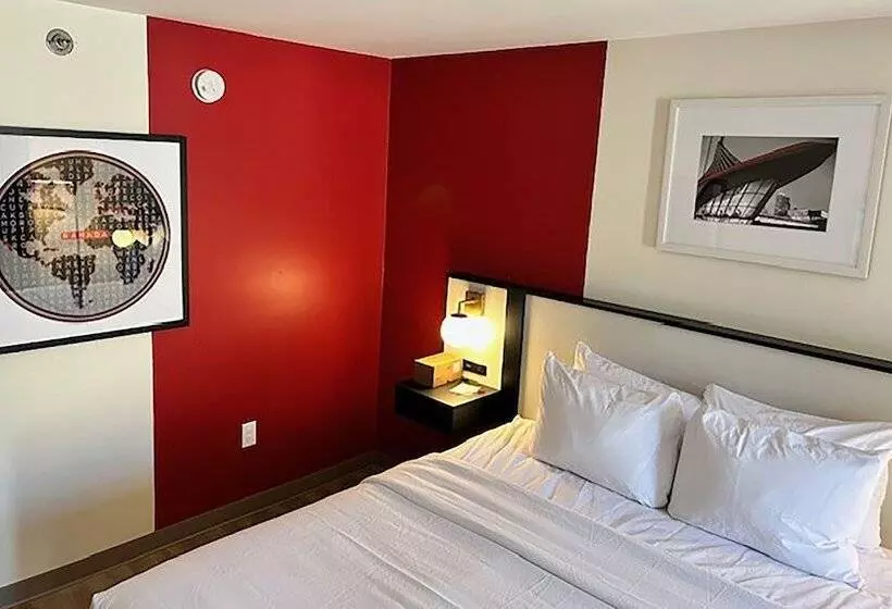هتل Ramada By Wyndham Milwaukee