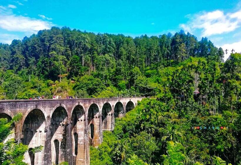 Aamiaismajoitus (B&B) Saddle Cottage