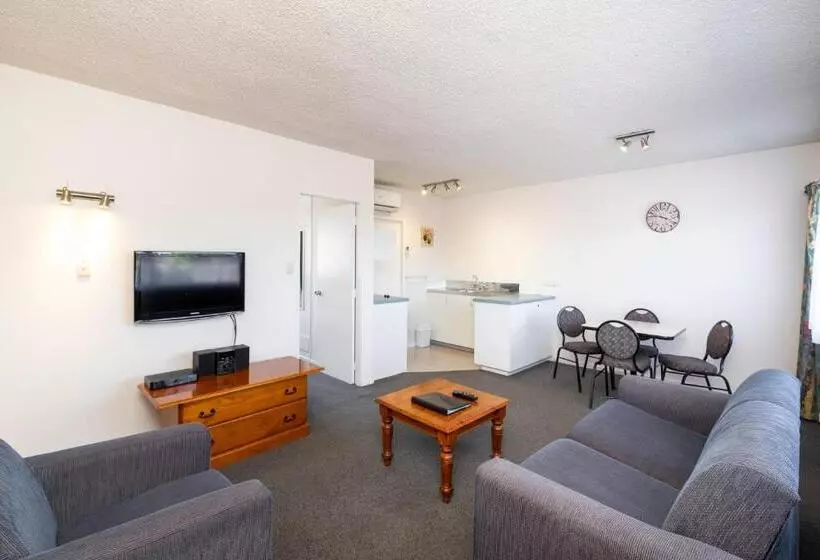 Chevron Motel