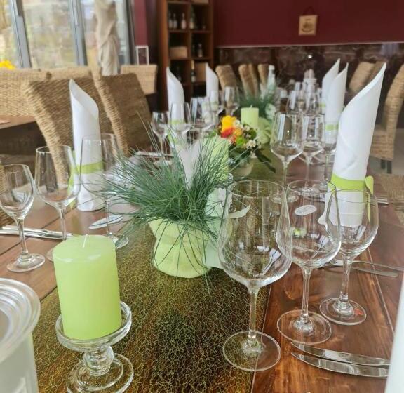 ホテル & Cafe Schachtenburg