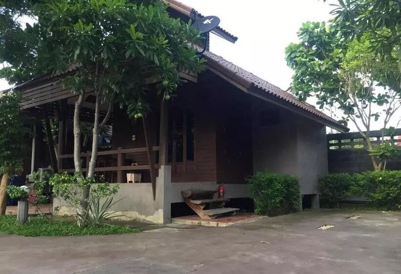 هتل Ruenpurksa Resort