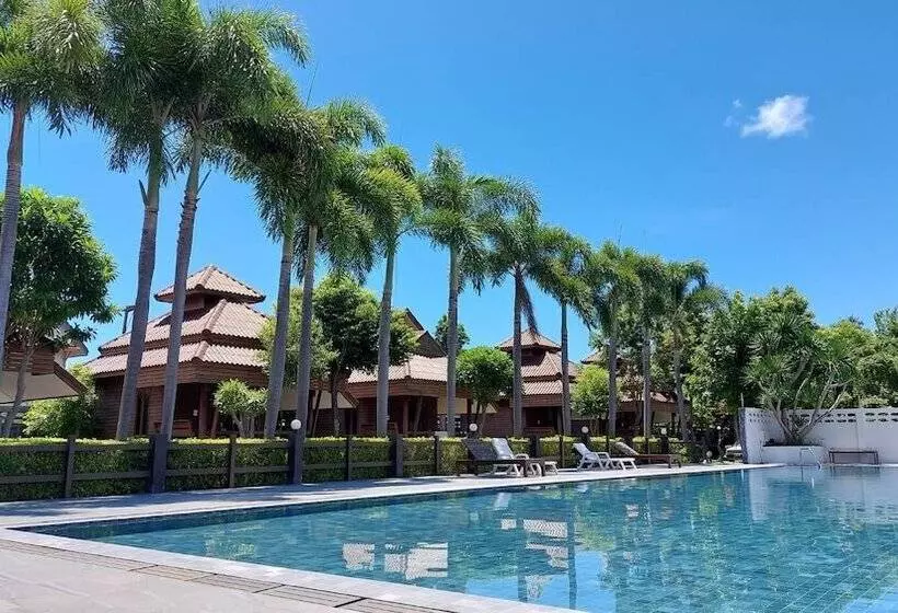 هتل Ruenpurksa Resort