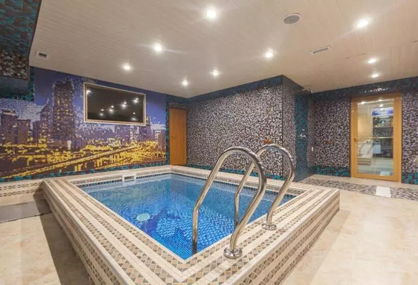 Salut Hotel Almaty