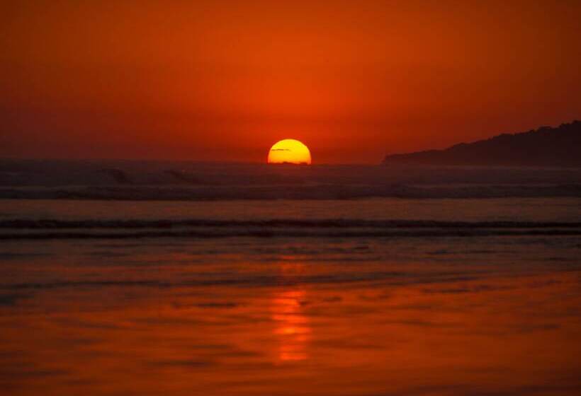 Sunset Del Mar Beach Resort